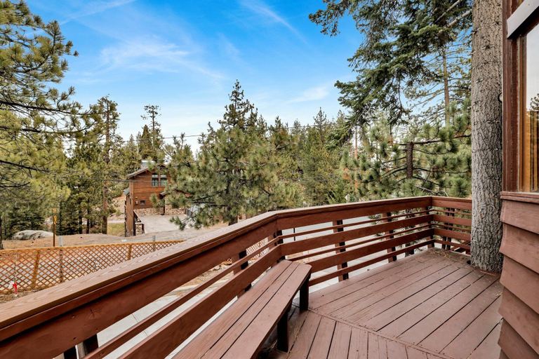Terrace/patio 2, Castle Rock Cabin #178, San Bernardino
