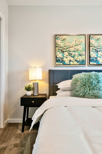 Room 3, Herron Street NEW Luxury Retreat 6 Beds A11y, Division No. 6