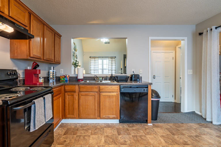 Interior 2, 106 Middlebrook Dr, Cartersville, Bartow