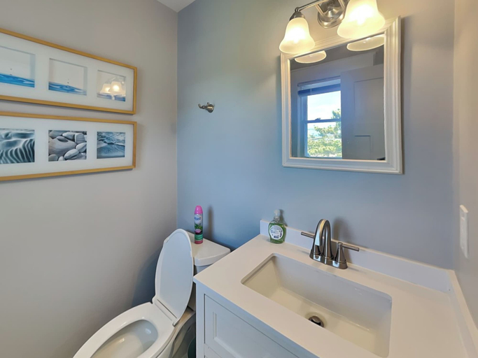 Bathroom 4, Kirk's Mema's Beach by Topsail Realty, Pender