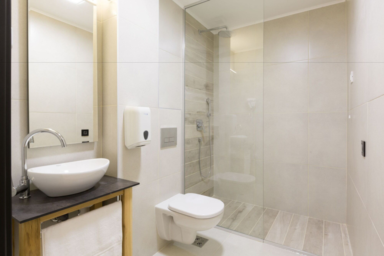 Bathroom 5, Capital Hotel Garni, Belgrade