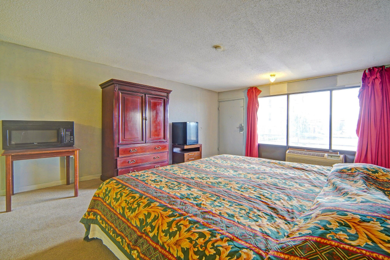 Bedroom 3, Sunset Inn Flatonia I 10 by Hotel O, Fayette