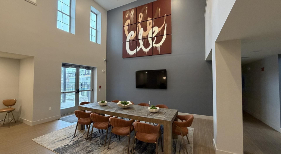 Lounge 2, Landing Apartments near Rivergate Park Area, Cuyahoga