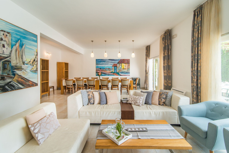Room 2, Mirca in Supetar With 7 Bedrooms and 6 Bathrooms, Supetar