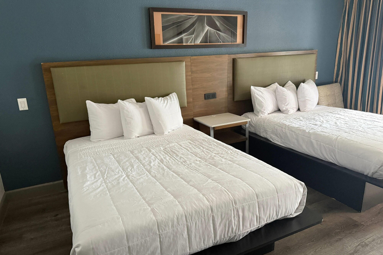 Bedroom 5, DTLV, a Baymont by Wyndham, Clark