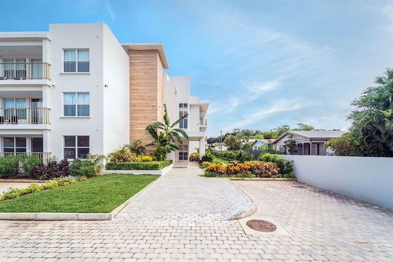 Exterior, Coral Beach 107 2 Bedroom Condo
