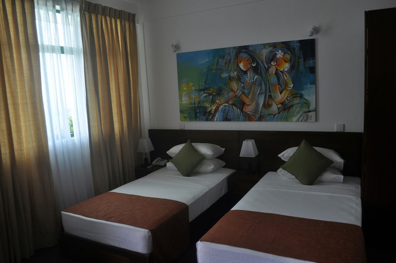 Bedroom 2, Amaara Sky Hotel, K.F.G. & G. Korale