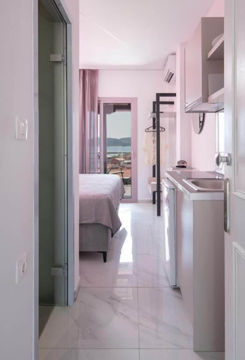 Room 2, Blue Horizon Sarti - Comfy Quad Seaview Getaway, Central Macedonia