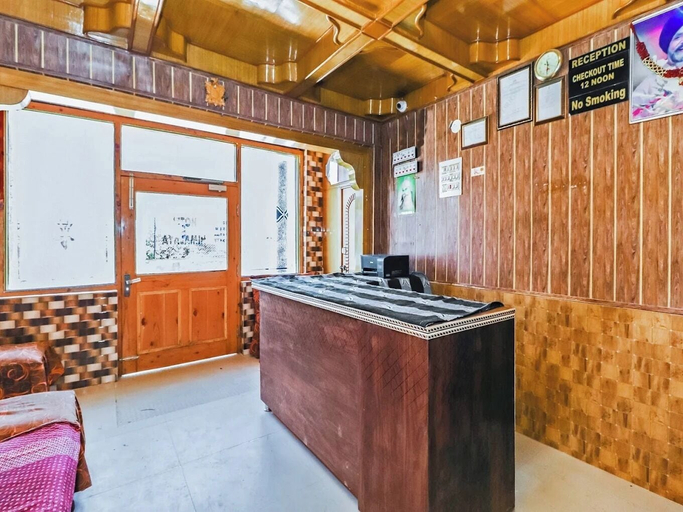 Others, Hotel Himalaya, Kullu