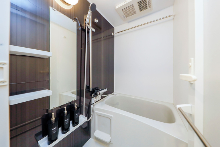 Bathroom 5, Seaside tamachi by Tranova, Minato