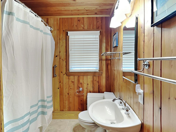 Bathroom 4, Whitaker Sea La Vie by Topsail Realty, Pender