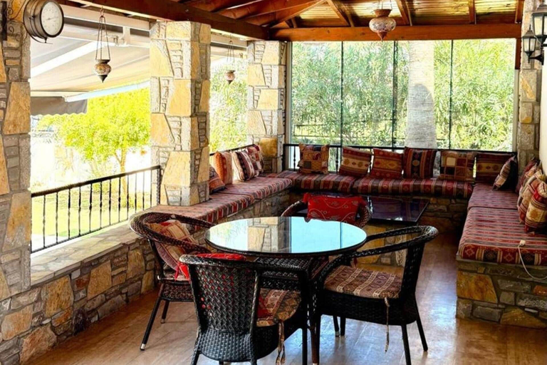 Outdoor dining 5, Villa - Sleeps 10 - Parking - Private Pool, Ortaca