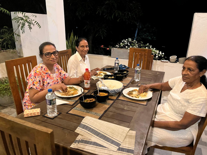 Food & Drinks 4, Kingdom Gate Hotel, N. Palatha East