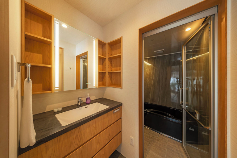 Bathroom 5, Chalet Opus, Hakuba