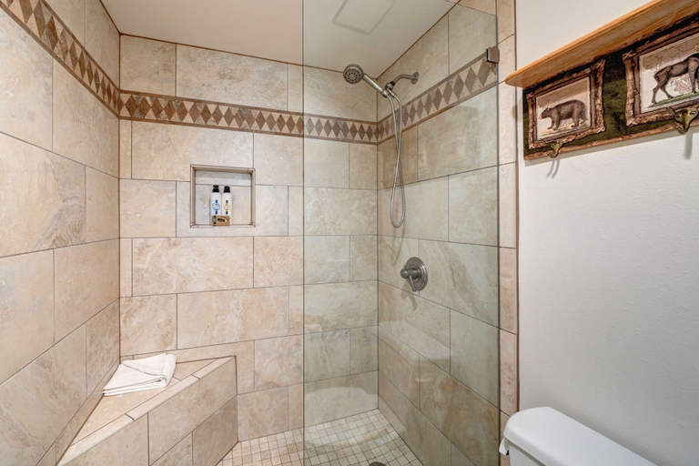 Bathroom 4, Snow Flower 103 2 Bedroom Condo by RedAwning, Summit