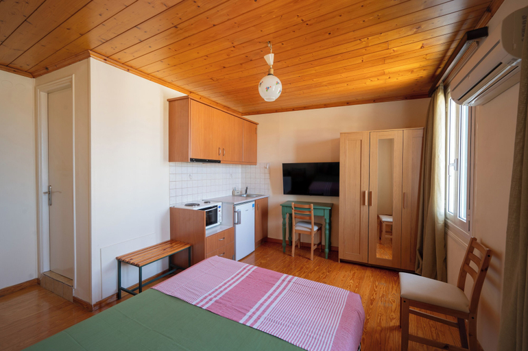 Bedroom 3, Hotel Patrai, Ionian Islands