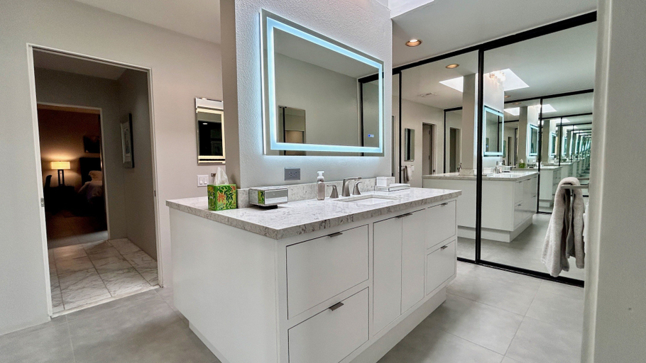 Interior 4, Cloud Nine, Riverside
