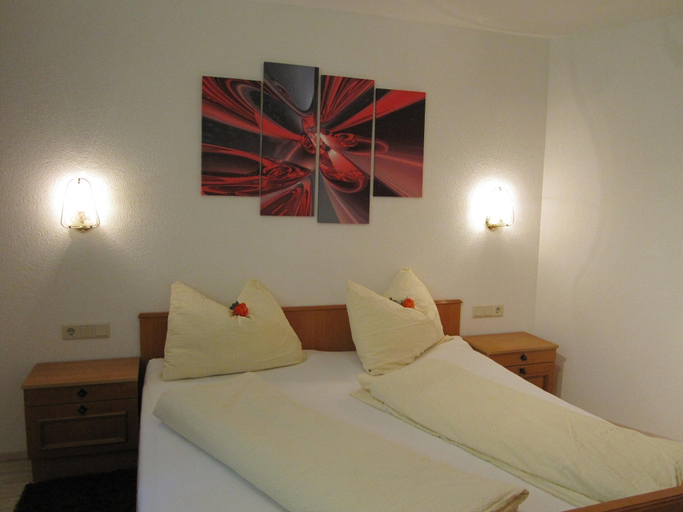 Room 5, Apartment in Kappl Including Silvretta Card, Landeck