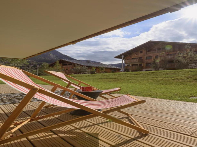 Balcony 5, Alpine Family Escape With Spa Access, Haute-Savoie