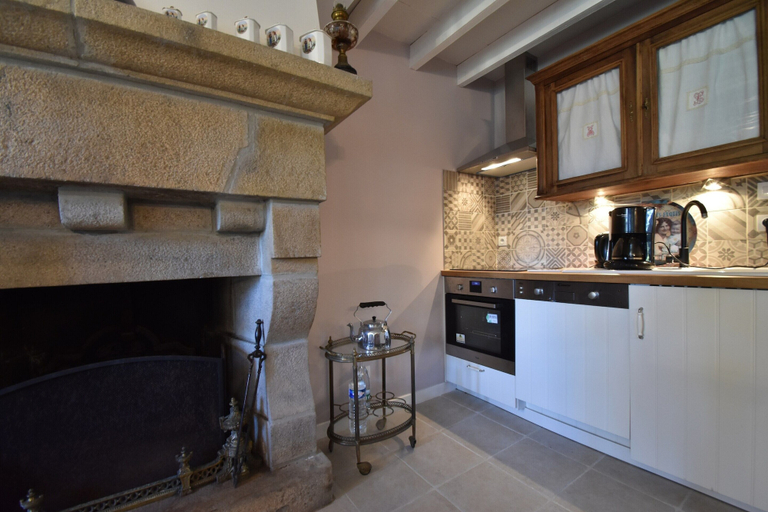 Private kitchen 4, Holiday Home Near Mont Saint-michel, Manche