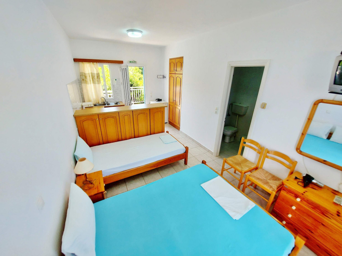 Room 2, Bluewhite Studio - Mountain View by the Pool, Ionian Islands