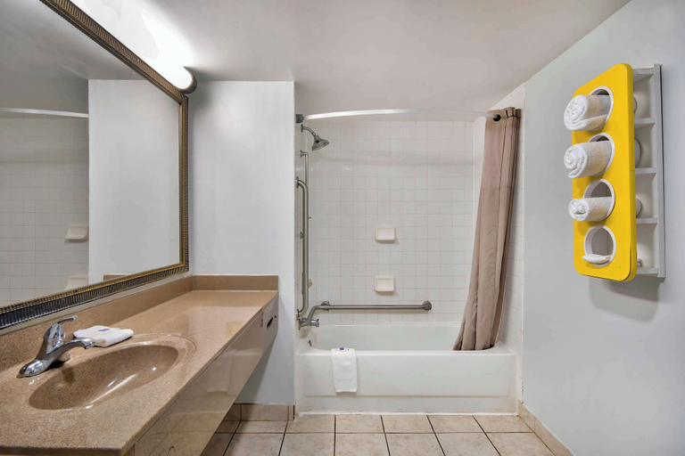 Bathroom 4, Motel 6 Lafayette, LA, Lafayette