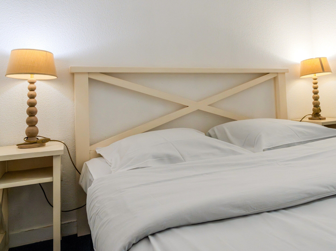 Room 3, Ocean View Apartment, Retreat, Finistère