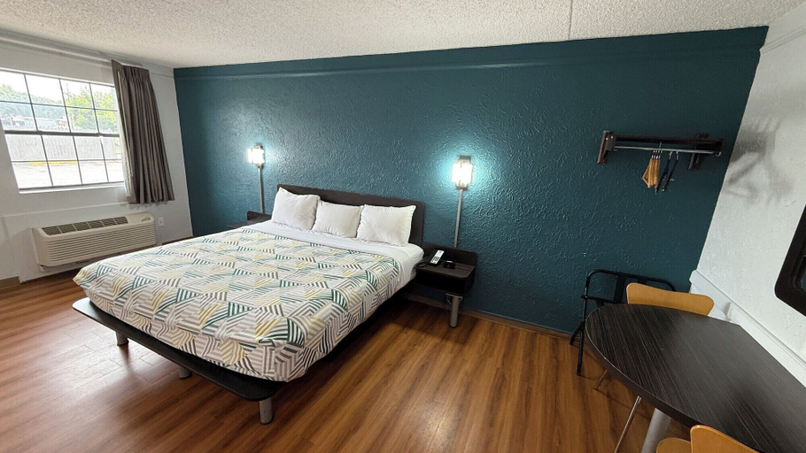 Bedroom 5, Studio 6 - Beaumont, TX, Jefferson