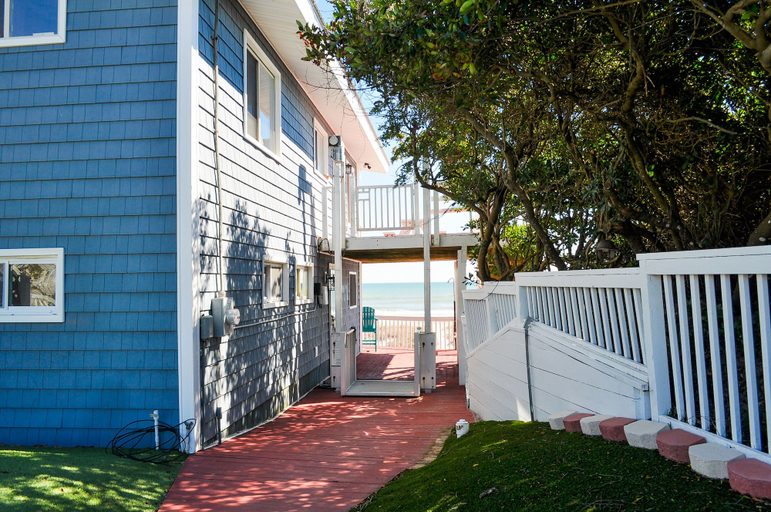 Exterior & Views 2, Sunray Cottage by Topsail Realty, Pender