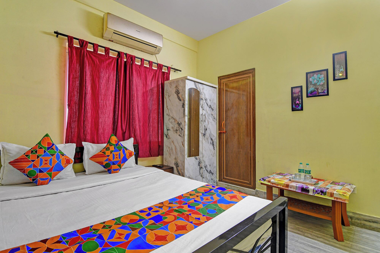 Room 3, Via Crown, South 24 Parganas