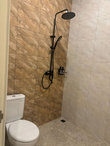 Bathroom 2, The Paang Homestay, Badung