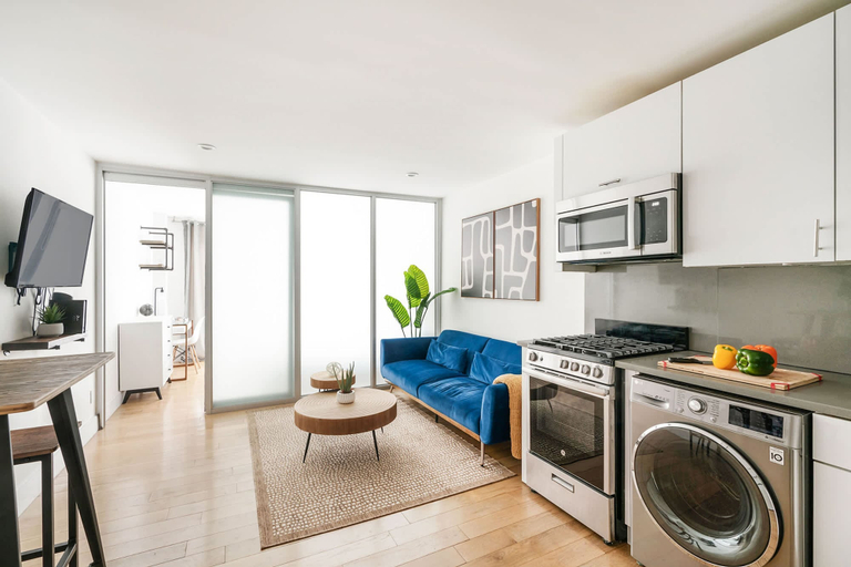 Room 1, 75-2d New 1BR Prime UES W D Balcony Elevator, New York
