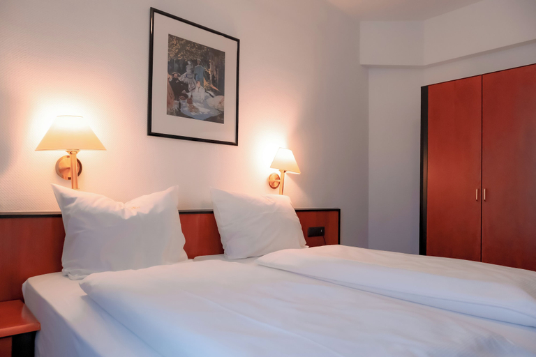 Bedroom 4, Hotel Brößler, Aschaffenburg