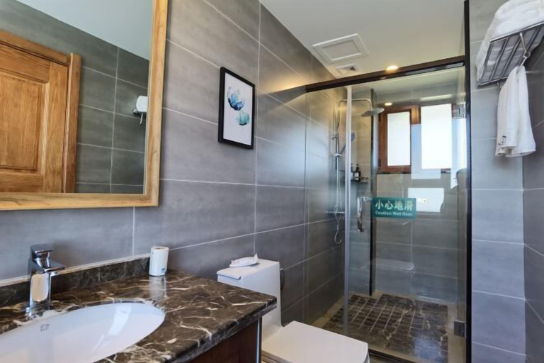 Bathroom 2, Hemu Tuwaju Hotel, Altay