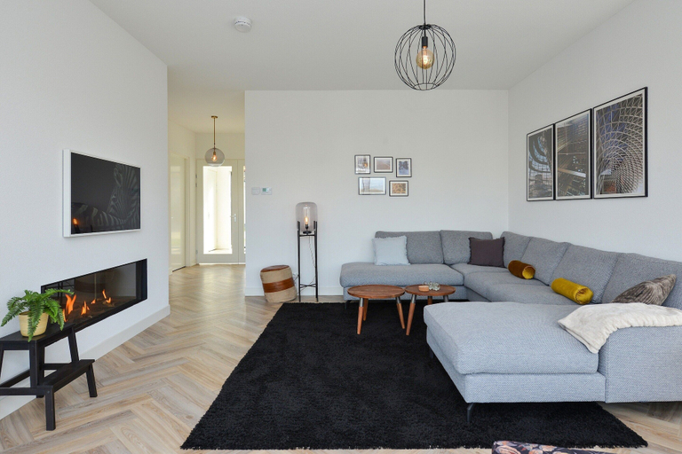 Others 4, Luxury Villa on the Waterfront With Jetty, Zeewolde