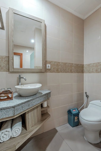 Bathroom 5, D Sarian Seminyak, Badung