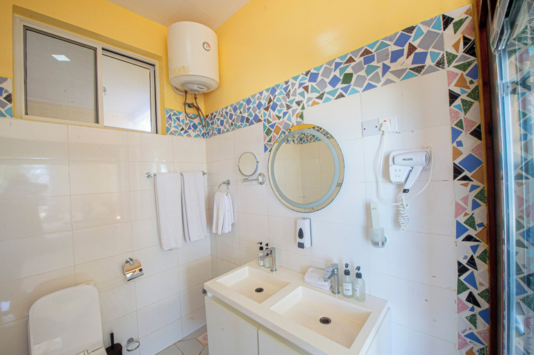 Bathroom 4, Double A Nungwi Beach Hotel, Kaskazini 'A'