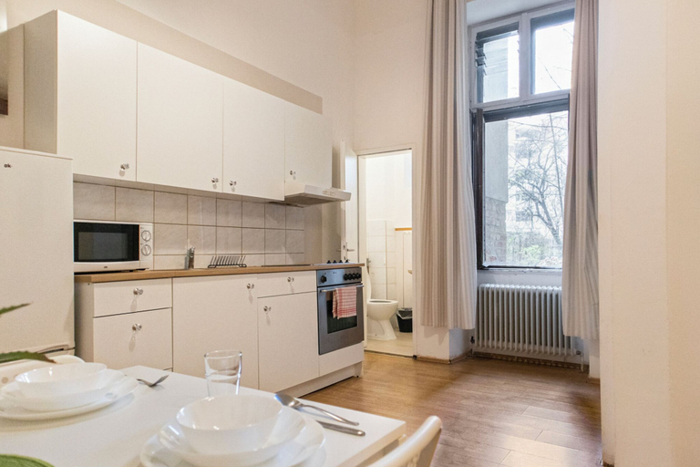 Private kitchen 4, Urban Haven 1BR With 1LR Downtown, Wien