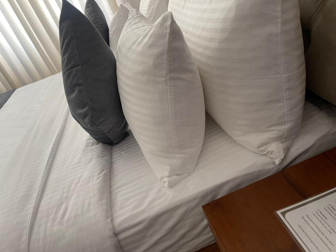 Room 5, inner pease hotel, N. Palatha Central