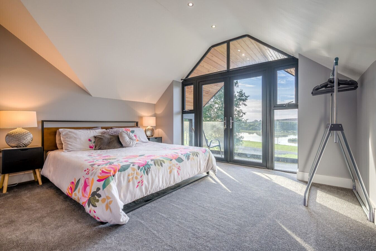 Room 4, Lake View House Pancrasweek, Devon