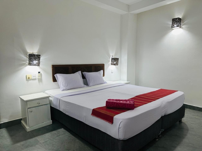 Room 2, inner pease hotel, N. Palatha Central