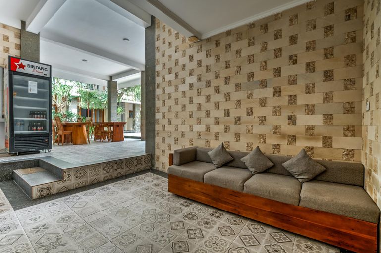 Public Area 3, D Sarian Seminyak, Badung