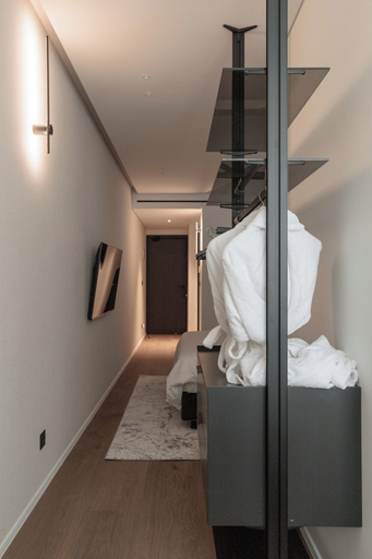 Room 5, Nur Hormos Signature Hotel, Attica