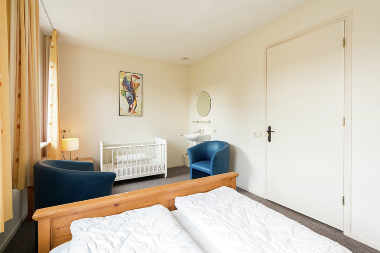 Bedroom 3, Farmhouse in Rheeze Near Forest and Meadows, Hardenberg
