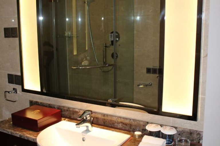 Bathroom, Jinqiu Holiday Hotel, Longyan