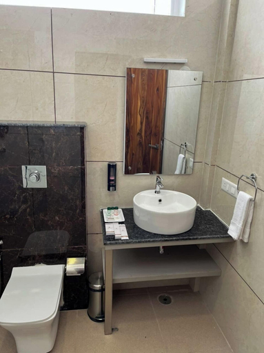Bathroom 4, Click Collection The Abode Dharamshala, Kangra