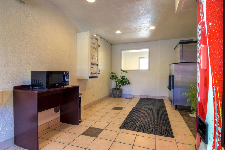 Others 5, Motel 6 Riverside West - Jurupa Valley, Riverside
