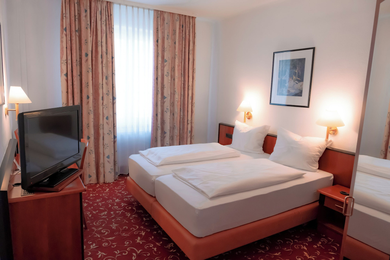 Bedroom 3, Hotel Brößler, Aschaffenburg