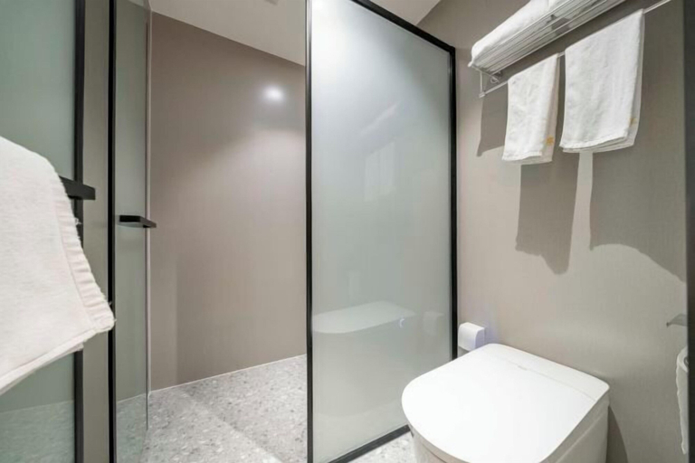 Bathroom 4, Enjoy Hotel (Wuzhong Road), Shanghai