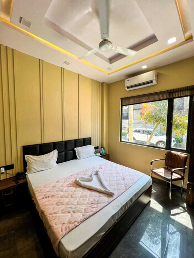Room 3, OnlyStay GSM Near Prem Mandir, Mathura